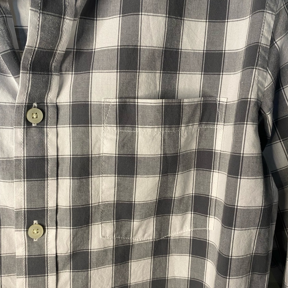 Long sleeve Merona button down shirt. - Picture 3 of 5